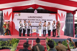 Bank Jatim dan Pemkab Trenggalek Resmikan Zona KHAS di Pasar Pon, Dorong UMKM Halal Tumbuh