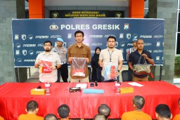 Polres Gresik Ungkap 15 Kasus Kriminal Selama April, 22 Tersangka Diamankan