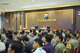 Peran Bhabinkamtibmas Sangat Penting, Kapolres Gresik Tegaskan Peran Humanis Polisi