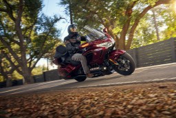 Gold Wing 50th Edition: Touring Mewah Berteknologi Tinggi dengan Mesin 1.833cc