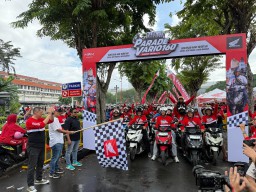 Parade Vario160 Surabaya Sukses Gaet 2.500 Riders, Meriahkan Jalanan Kota Pahlawan