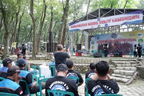 Pak YES Apresiasi Dedikasi Driver Mobil Sehat dalam Sukseskan Program Lamongan Sehat