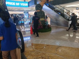 Pria Paruh Baya Diduga Bunuh Diri Lompat dari Lantai 4 TP4 Surabaya