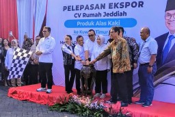 CV Rumah Jeddiah UMKM Binaan Bank Jatim Tembus Pasar Kuwait, Ekspor Ribuan Alas Kaki