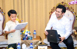 Anak Ajaib Bojonegoro Juara Olimpiade Matematika Dunia, Plt. Gubernur Emil Beri Hadiah dan Apresiasi