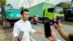 Tinjau Pelebaran dan Pengaspalan Jalan Ruas Nganjuk-Kediri, Plt. Gubernur Jatim Prioritaskan Drainase