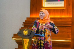 Dipanggil KPK Gubernur Jatim Khofifah Mangkir