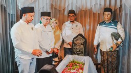 Ziarah Spiritualitas: Kader PKB Gresik Tabarruk ke Makam Ulama di Harlah ke-27