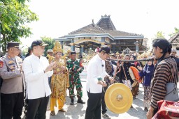 Hadiri Sedekah Bumi di Dusun Graman, Bupati Yes Ajak Masyarakat Lestarikan Budaya Lokal