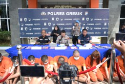 Polres Gresik Bongkar Jaringan Narkoba, Sita Lebih dari Setengah Kilogram Sabu dan 171 Butir Ekstasi