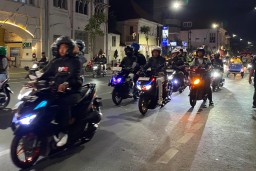 Waspada Saat Gelap: 5 Cara Cari Aman Berkendara di Malam Hari