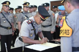 Rotasi Jabatan di Polres Gresik, Wakapolres Tekankan Profesionalisme dan Tanggung Jawab