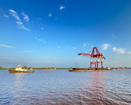 TPK Bagendang Tambah Satu Unit Quay Container Crane, Optimalkan Layanan Logistik di Kalimantan Tengah
