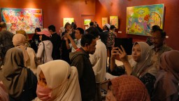 Keajaiban Seni dari Usia Dini: Pameran Tunggal Azzahra Adiva Memukau Surabaya