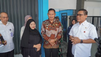 Verifikasi Lapangan di Lamongan, Kepala Staf Presiden Dorong Percepatan Operasional SPPG