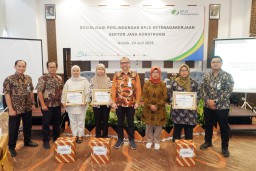 BPJS Ketenagakerjaan Gresik Dorong Perlindungan Pekerja Konstruksi, Enam Perusahaan Terima Penghargaan Produktivitas