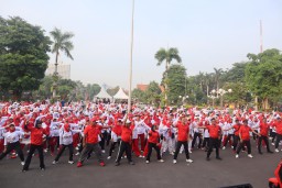 Bank Jatim Berkolaborasi dengan Pemkot Surabaya Sukses Selenggarakan Senam Lansia dan Operasi Katarak Gratis