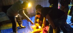 Lansia di Sampang Ditemukan Tewas di Surau Tertutup Sajadah dan Sarung