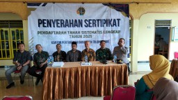 Ribuan Warga Tulungagung Terima Sertipikat Elektronik PTSL 2025, BPN: Lebih Aman dan Praktis