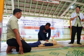 Petrokimia Gresik Gelar Pelatihan Kegawatdaruratan dan Cek Kesehatan Gratis untuk Nelayan