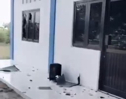 Viral Kericuhan Gerak Jalan di Sidayu Gresik, Sekolah TK ABA Golokan Rusak Dilempari Batu