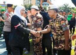 Pimpin Apel Bersama, Gubernur Khofifah Ajak Warga Jatim Jaga Persatuan di Tengah Dinamika Nasional