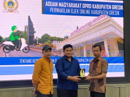 Ketua DPRD Gresik Terima Audiensi Pahlawan Mobilitas Masyarakat, Soroti Tarif hingga Jaminan Ketenagakerjaan