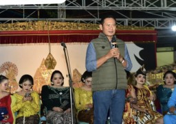 Jaga Persatuan dan Kerukunan, Bupati Lamongan Hadiri Sedekah Bumi Desa Simbatan