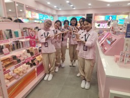 Sociolla Buka Outlet ke-128 di Icon Mall