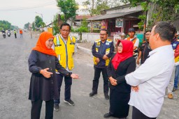 Tinjau Progres Proyek Pelebaran Jalan Sugihwaras Magetan, Gubernur Khofifah Berharap Dorong Konektivitas dan Pertumbuhan Ekonomi Mataraman