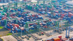 Didukung Ekspansi Rute Internasional dan Pengembangan SDM, Arus Petikemas PT Terminal Teluk Lamong Tembus 2 Juta TEUs