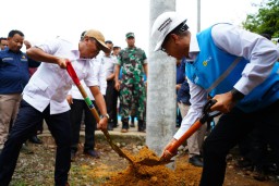 Hadirkan Keadilan Energi, Pemerintah Targetkan 1.285 Desa Terang Melalui Program Lisdes PLN