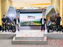 New Honda ADV160 Curi Perhatian Pengunjung Trans Icon Mall Surabaya dengan Tampilan Gagah dan Fitur RoadSync