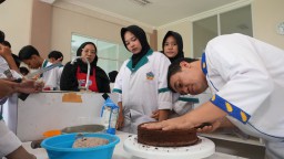 Tiga Hari Bogasari Mengajar di SMKN 2 Pandeglang-Banten Dukung Program Teaching Factory Bakeri
