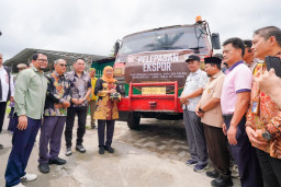 Khofifah Lepas Ekspor 10 Ton Kopi Spesialty Java Ijen Raung ke Taiwan, Dorong Peningkatan Kualitas dan Produktivitas