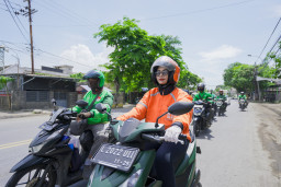 Pengemudi Ojek Online Buktikan Keiritan Honda BeAT di Gresik