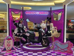 Scoopy Kuromi Limited Edition Diserbu Penggemar di Surabaya, Komunitas Cosplay Turut Meriahkan Acara