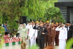 Upacara Hari Pahlawan di Bojonegoro, Bupati: “Teruskan Perjuangan dengan Kerja Nyata”