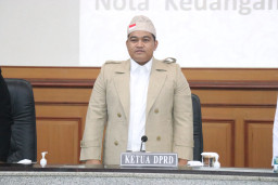Ketua DPRD Gresik Desak OPD Percepat Realisasi Program Bantuan dan Insentif Guru Jelang Akhir Tahun Anggaran