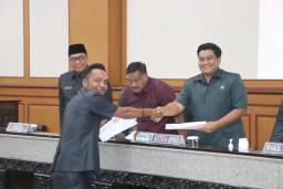 Fraksi-Fraksi DPRD Soroti Target PAD dan Defisit di R-APBD Gresik 2026