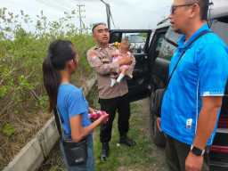 Pasutri Cekcok, Bayi Ditelantarkan di Tepi Jalan  Betoyo Manyar Gresik