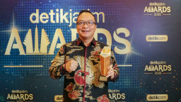 Pemkab Gresik Raih Penghargaan Katalisator Keberlanjutan Lingkungan di detikJatim Awards 2025