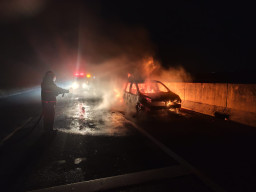 Mobil Terbakar di Tol KLBM, Damkar Gresik Bergerak Cepat, November Tercatat 117 Rescue dan 10 Kebakaran