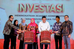 Misi Dagang Jatim-Kepri 2025 Ditutup Khofifah dengan Rekor Transaksi Rp 4,45 Triliun dan LoI Bersama Malaysia
