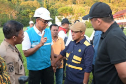 Pemulihan Listrik Sumatra Utara Dikebut, Menteri ESDM Tinjau Langsung Lokasi Terdampak Bencana