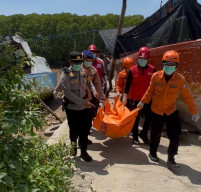 Mayat Misterius Ditemukan Mengambang di Perairan Pulau Mandangin Sampang