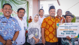 BLT DBHCHT Gresik Sasar Buruh hingga Petani Tembakau, Masing-masing Terima Rp900 Ribu