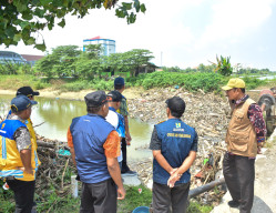 Percepat Pengendalian Banjir, Pemkab Lamongan Perkuat Tanggul Kali Plalangan
