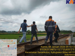 Bahaya, Pria Ini Curi 108 Baut Penambat  Rel KA di Blitar