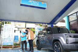PLN Hadirkan AntreEV di PLN Mobile, Mudahkan Pengisian Daya Mobil Listrik Saat Arus Balik Nataru